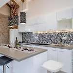 6 Bedroom Gorgeous In