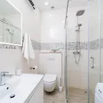 6 Bedroom Gorgeous In * 슬라노