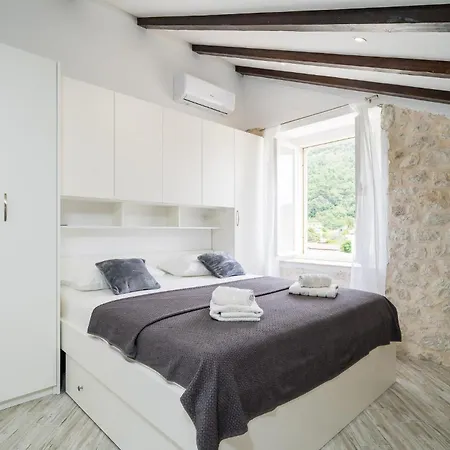 Amazing In With Kitchen * Slano