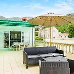 6 Bedroom Gorgeous Home In Slano Holiday home