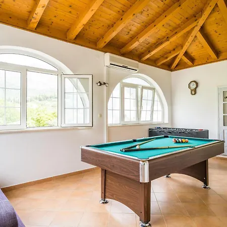 Amazing In With Kitchen Nyaraló *