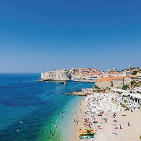 Hébergement de vacances Gorgeous In With House Sea View